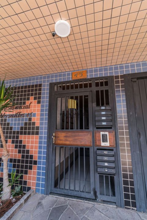 Cobertura com 4 quartos, 1 suíte e 2 vagas no bairro Passo da Areia.