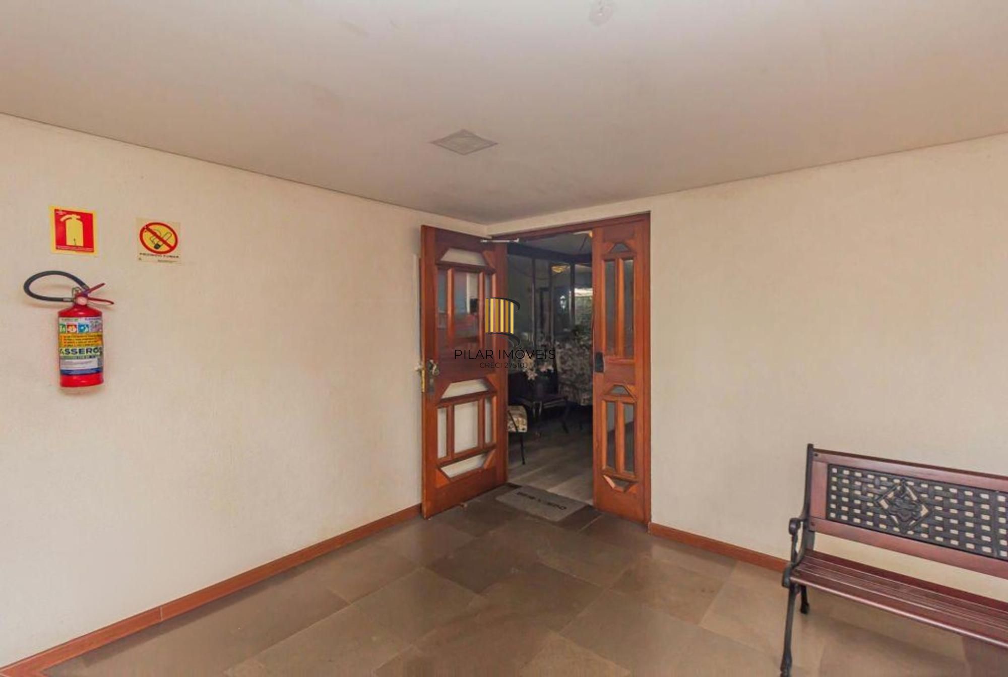 Apartamento 3 quartos, 1 suíte, 2 vagas no Petrópolis.