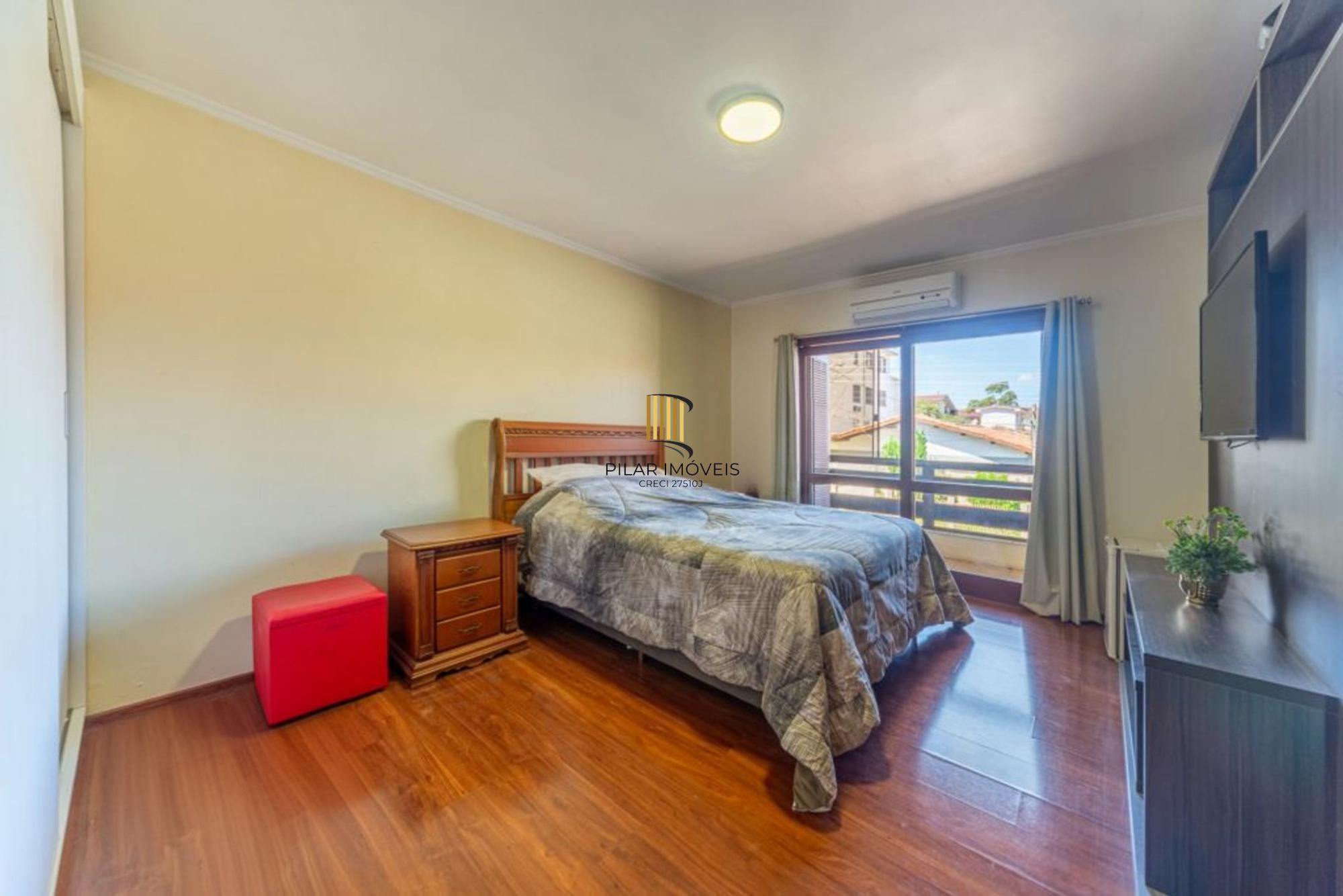 Casa com 4 quartos, piscina, vaga, churrasqueira e Sacada no bairro Jardim Itu