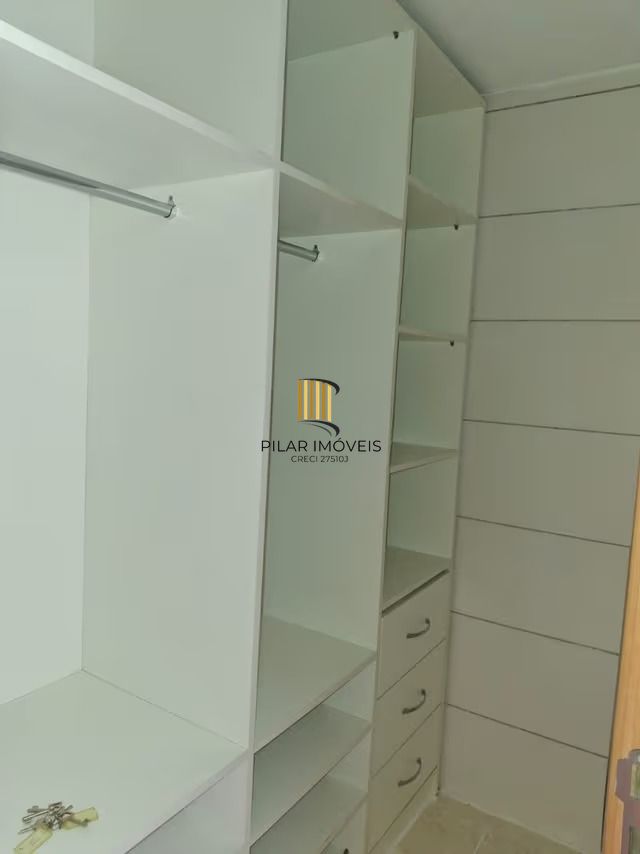Apartamento de 2 dormitórios no bairro Morro Santana em Porto Alegre.