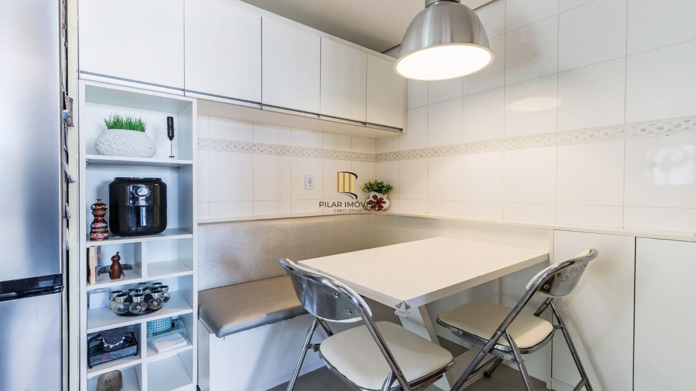 Apartamento com 3 quartos, 1 suíte, à venda no bairro Petrópolis