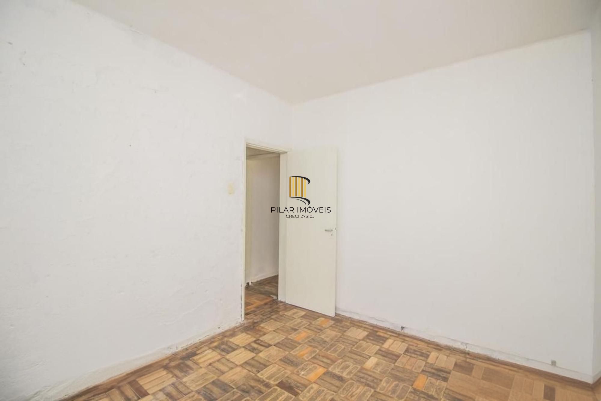 Aoartamento térreo de 2 quartos, 2 banheiros no bairro Cidade Baixa.