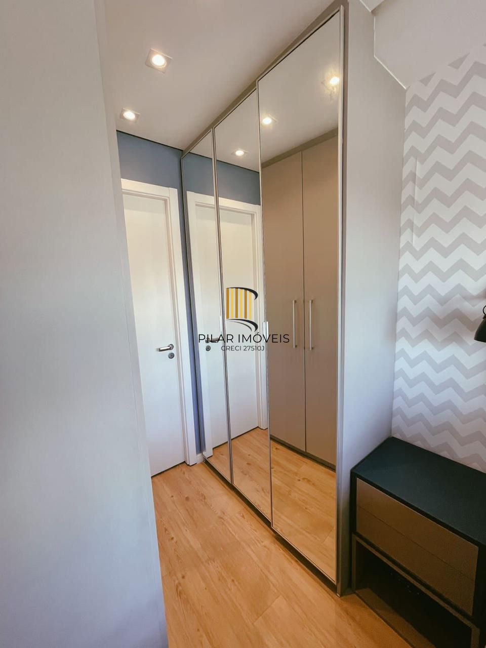 Apartamento com 1 dormitório e 1 vaga de garagem no Bairro Partenon