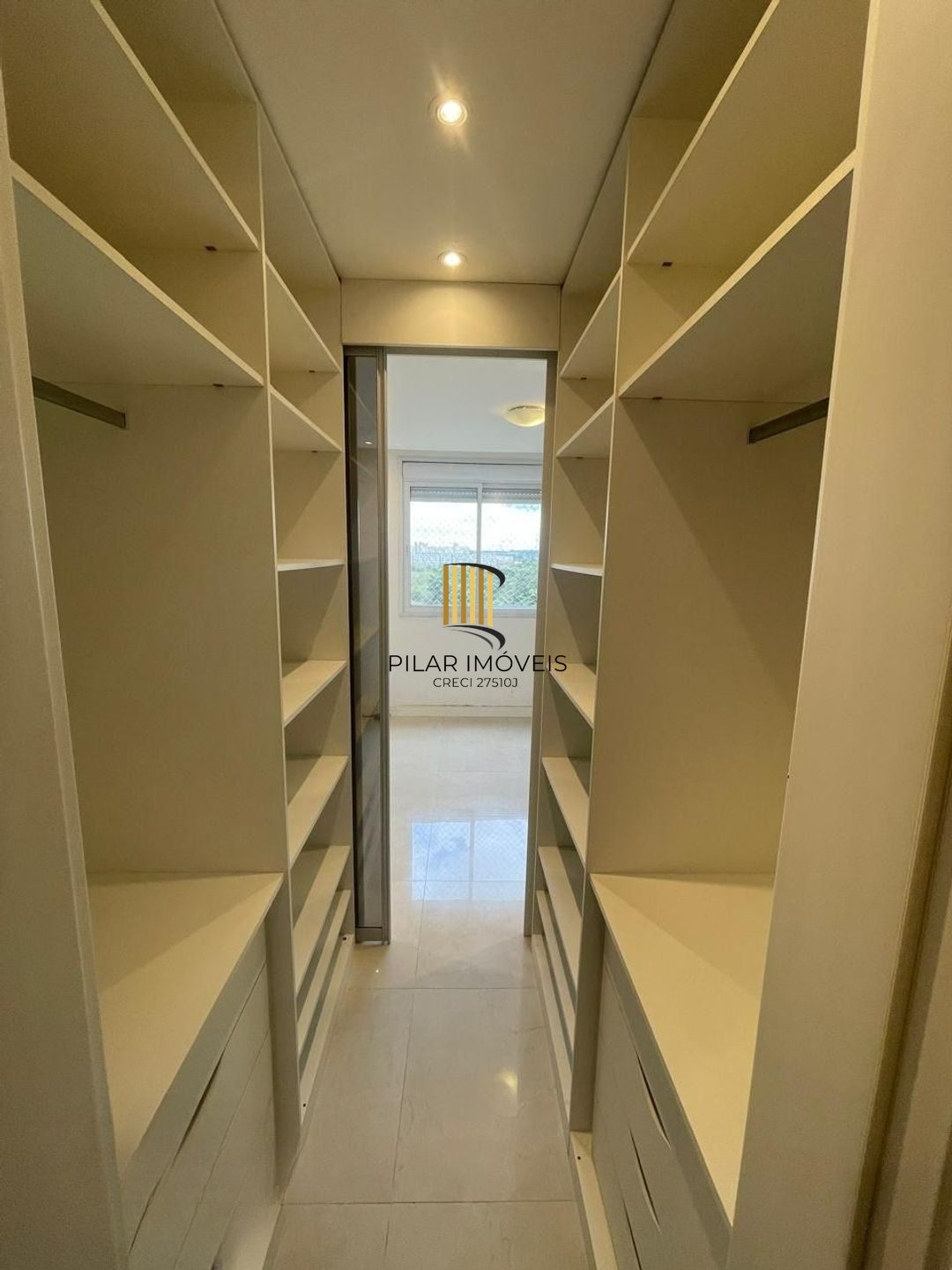 Apartamento 65m² com 2 dormitorios, com elevador e 1 vaga de garagem em Canoas.