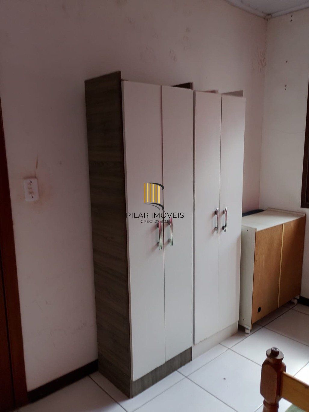 Casa de 2 dormitórios e 1 vaga de garagem em Canoas.