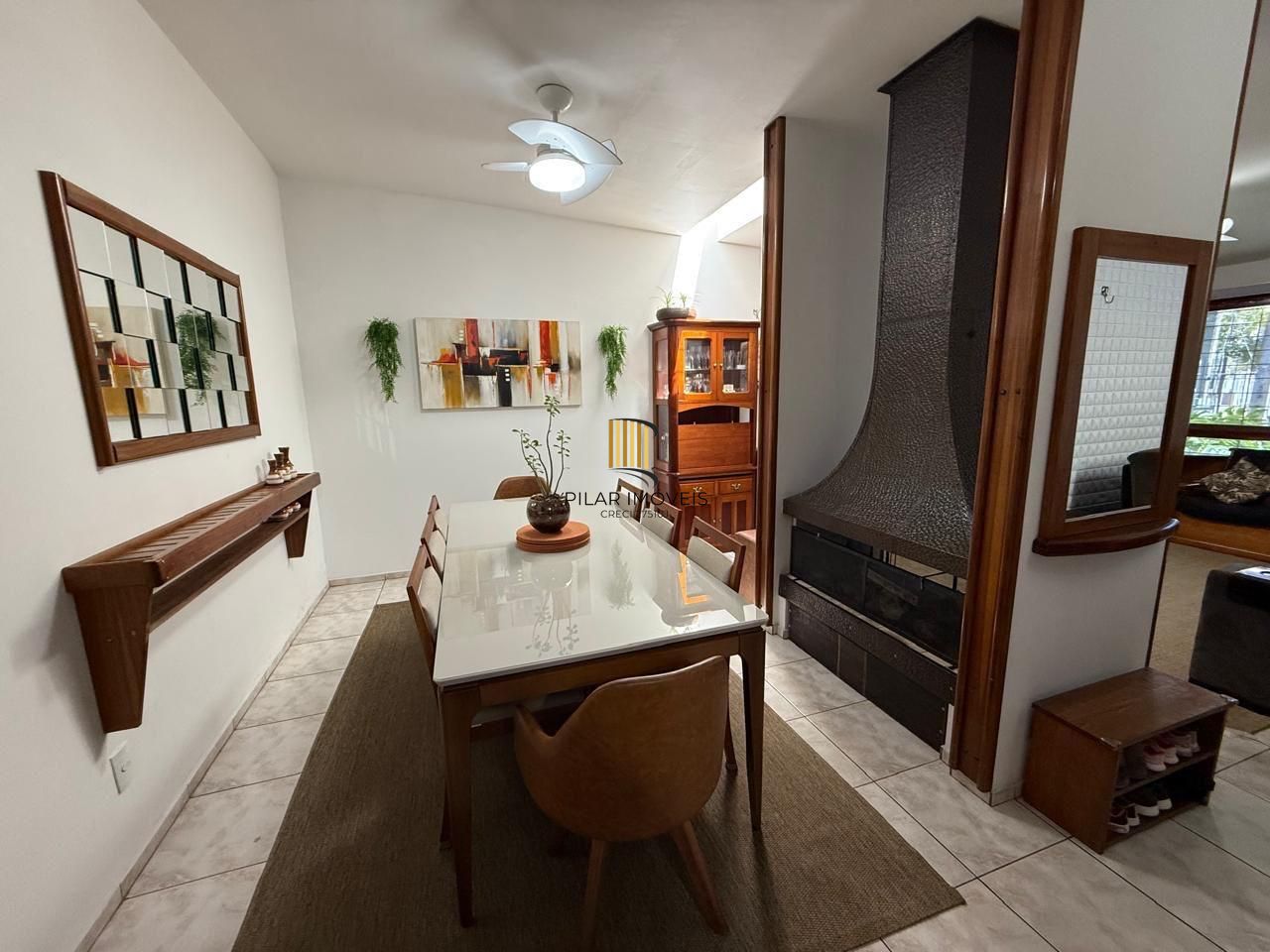 Casa semi mobiliada de 4 dormitórios bairro São Sebastião