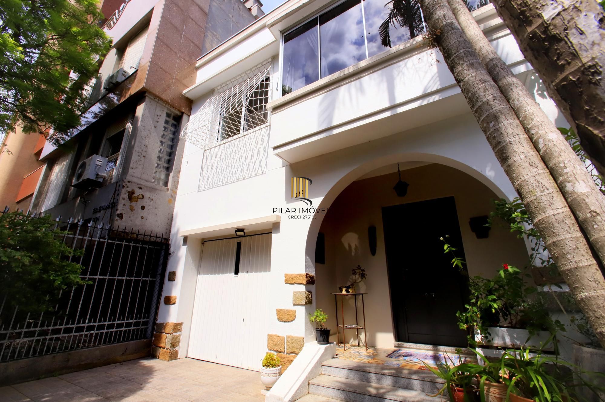 Casa de 4 quartos, 3 banheiros, 3 vagas no bairro Rio Branco