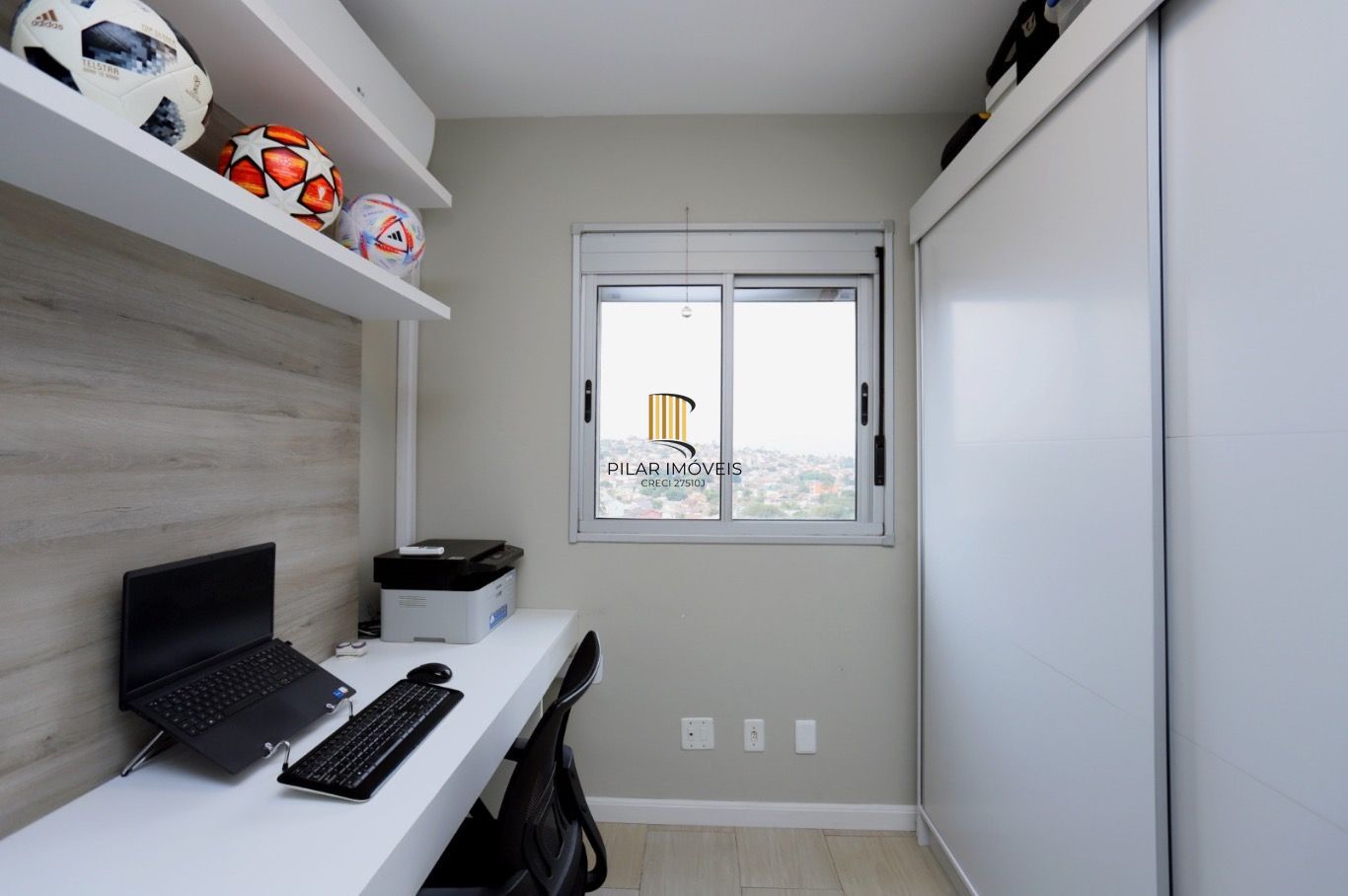 Apartamento com 2 quartos e 48m² à venda em Glória.