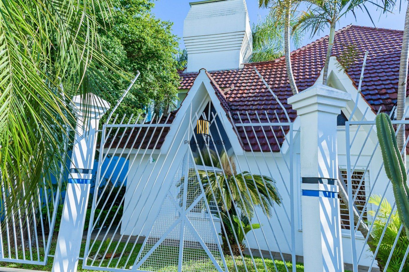 Casa com 3 dormitórios, 2 vagas de garagem no bairro Marechal Rondon em Canoas.