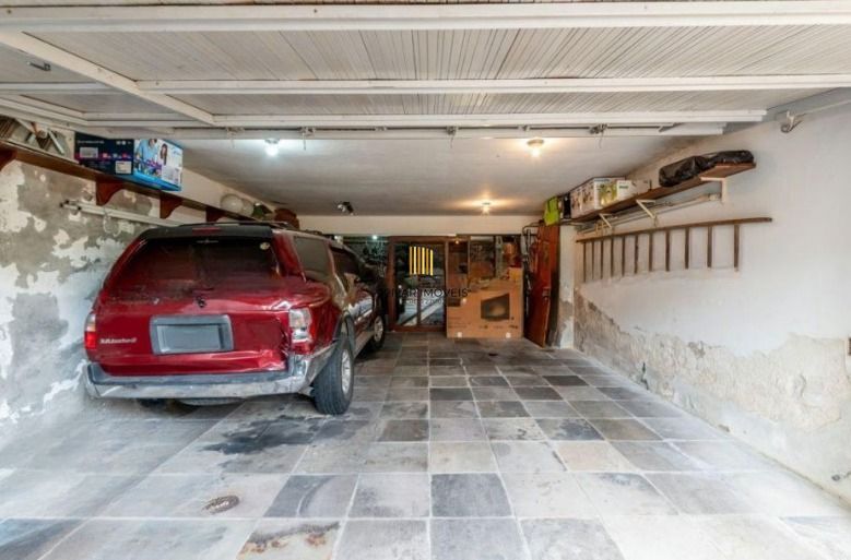 Casa semi mobiliada de 4 quartos e  4 vagas no bairro Chácara das Pedras.