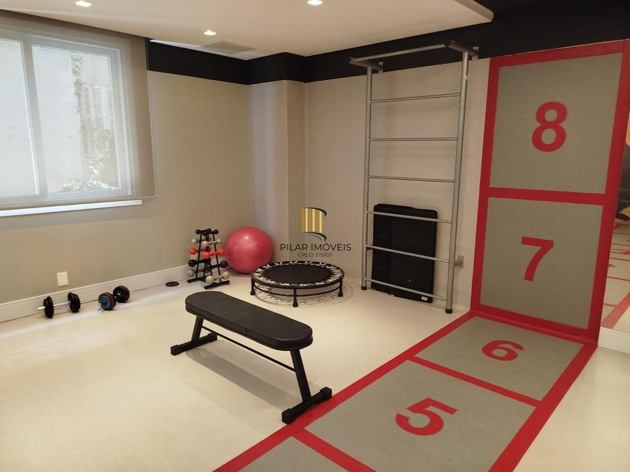 Apartamento térreo garden com 1 dormitório, 1 suíte, 1 vaga de garagem