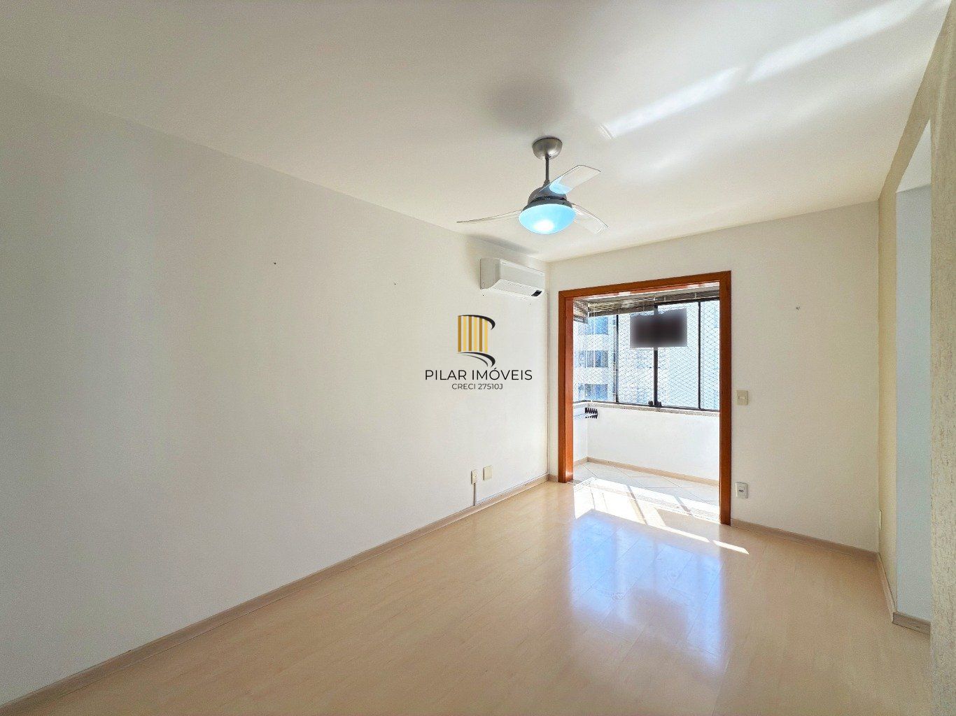 Apartamento com 2 quartos, vaga e elevador  no bairro Sarandi.