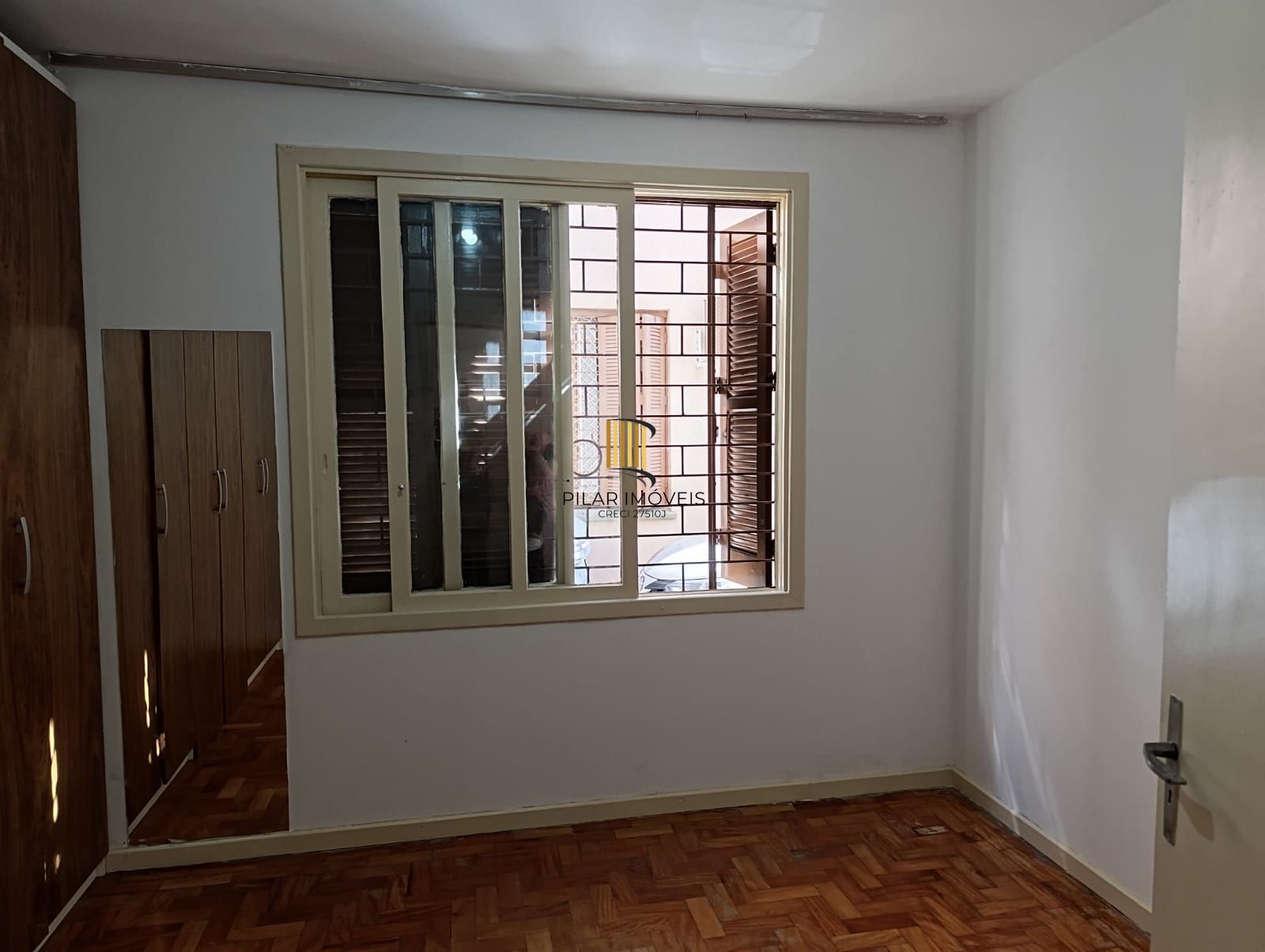 Apartamento térreo de 2 dormitórios e 1 vaga no bairro Praia de Belas