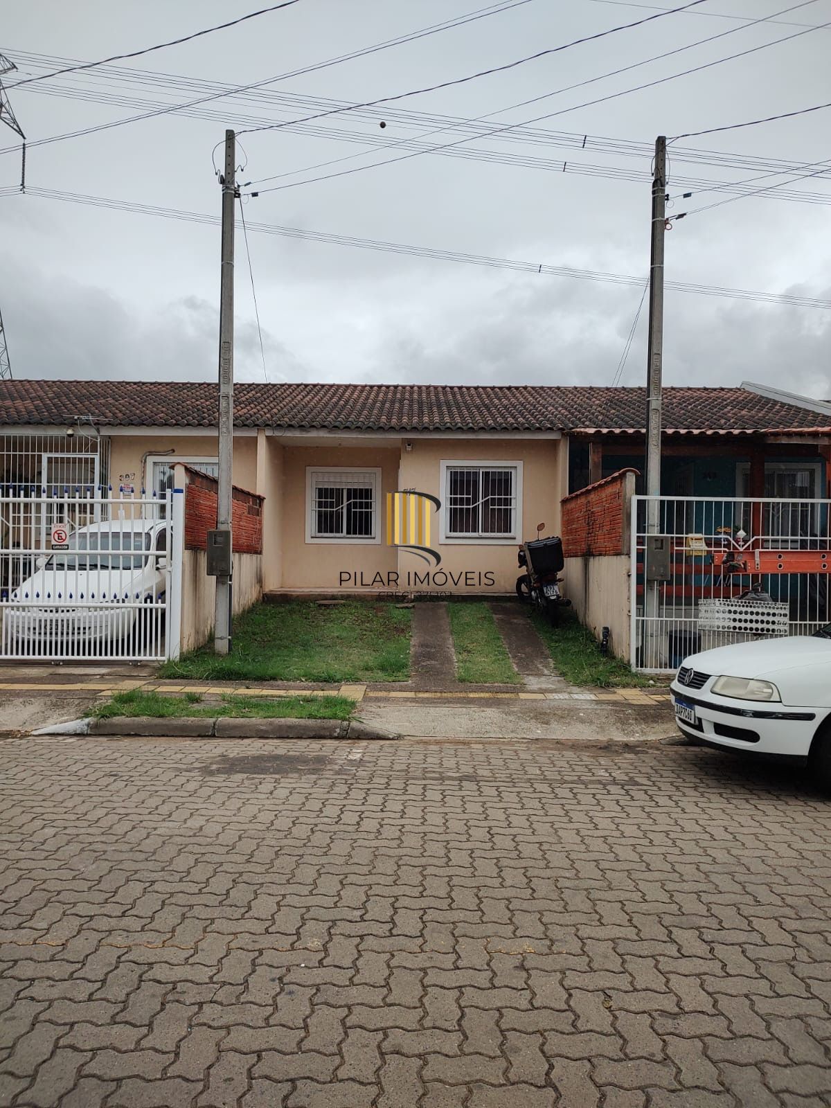 Casa Sobrado semi mobiliada com 2 dormitórios Avenida Juca Batista 115m2