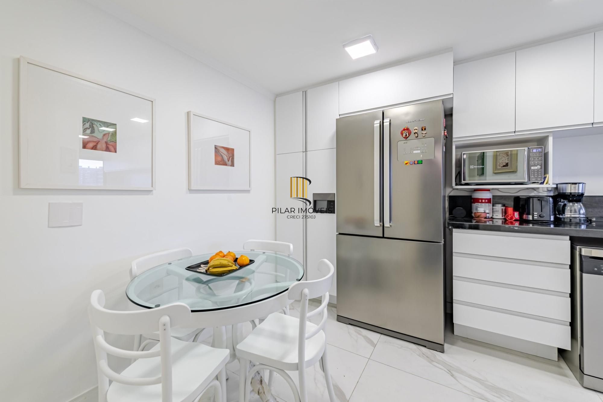 Apartamento de 3 dormitórios no bairro Menino Deus