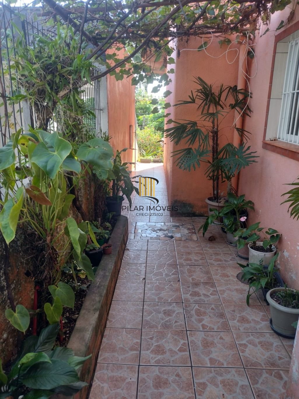 Casa de 3 Quartos e 2 Vagas de garagem em Cachoeirinha.