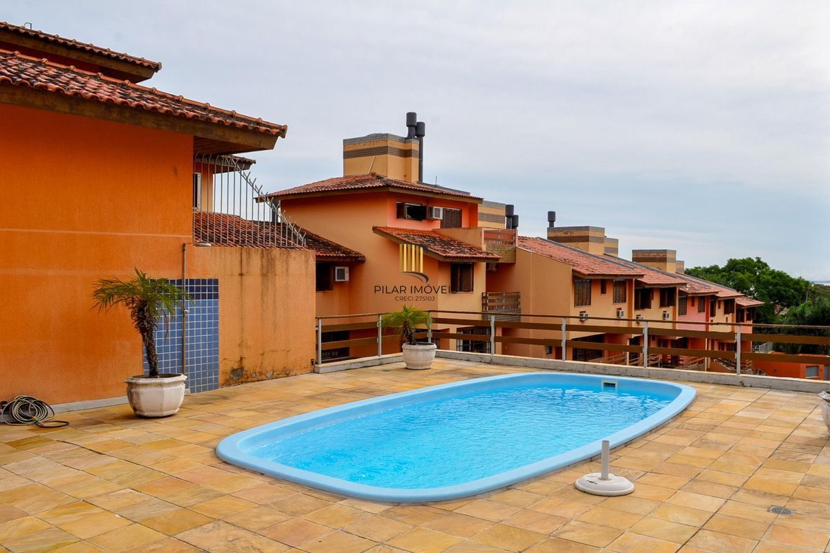 Ótima Casa condomínio pronta para morar, semi mobiliada, Bairro Menino Deus