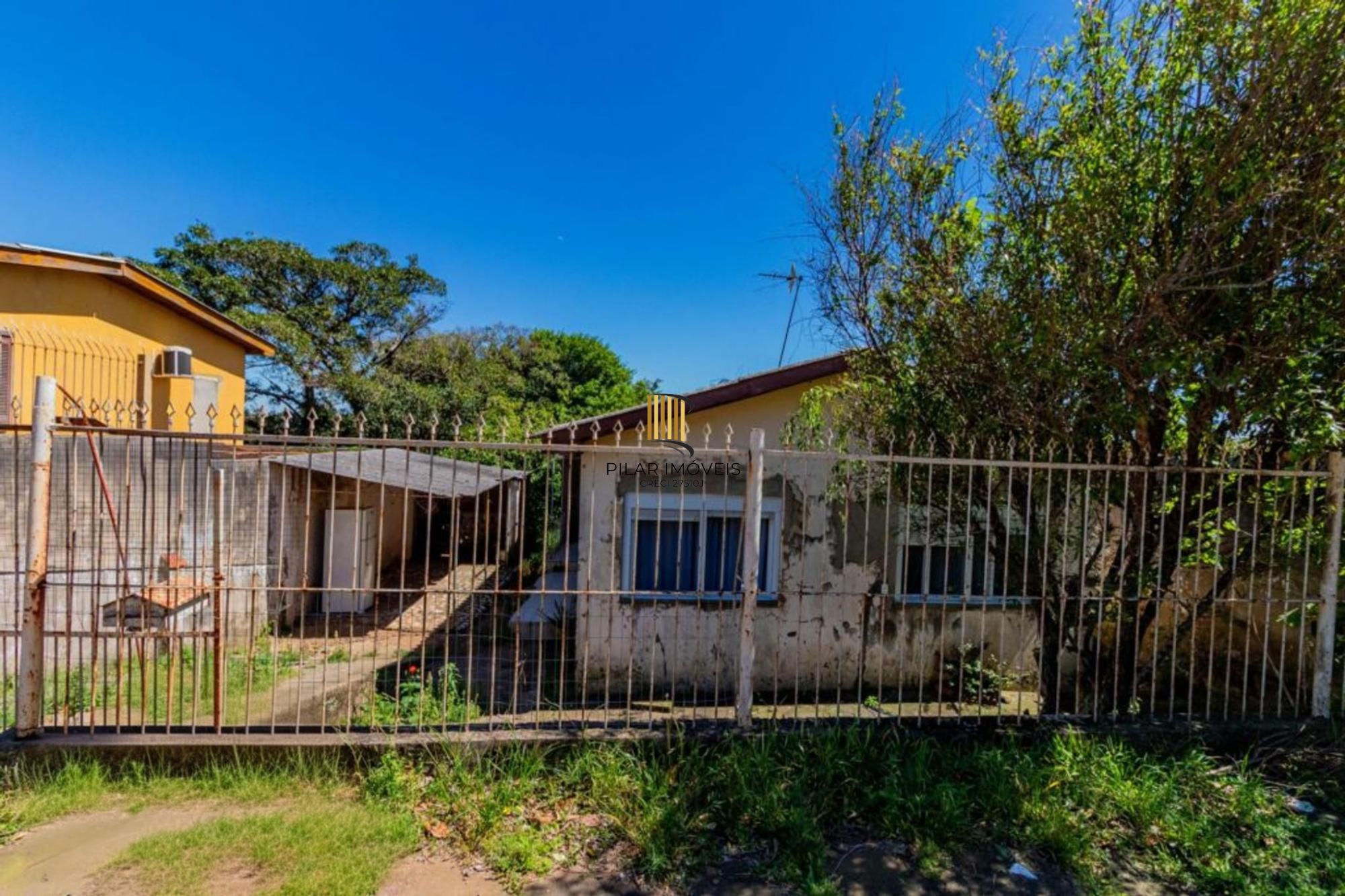 Casa de 3 quartos, 2 vagas no bairro Morro Santana