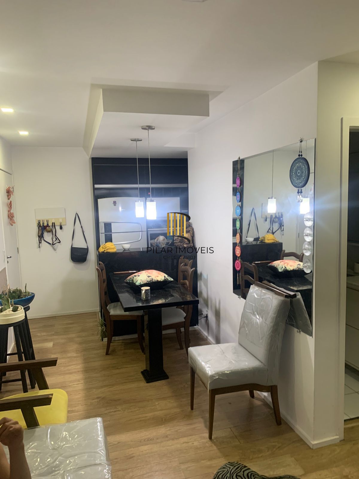 Apartamento com 3 quartos, elevador, sacada e 1 vaga Sarandi.