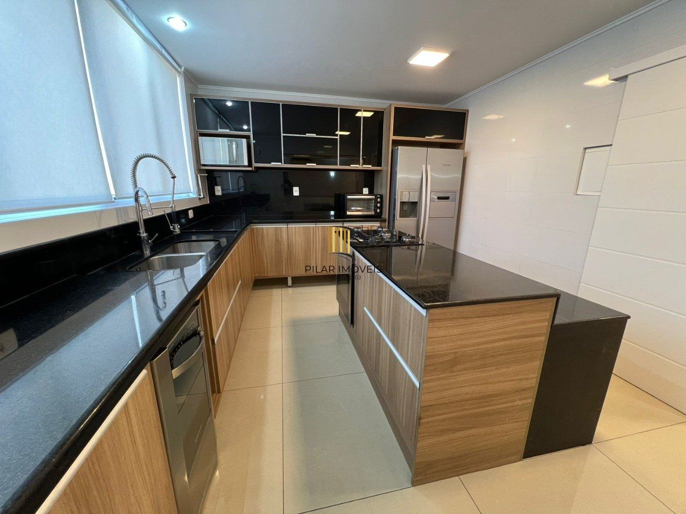 Casa semi mobiliada de 3 dormitórios bairro Cascata