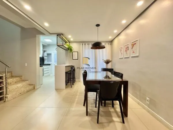 Casa em condomínio com 3 quartos e 2 vagas de garagem em Canoas.