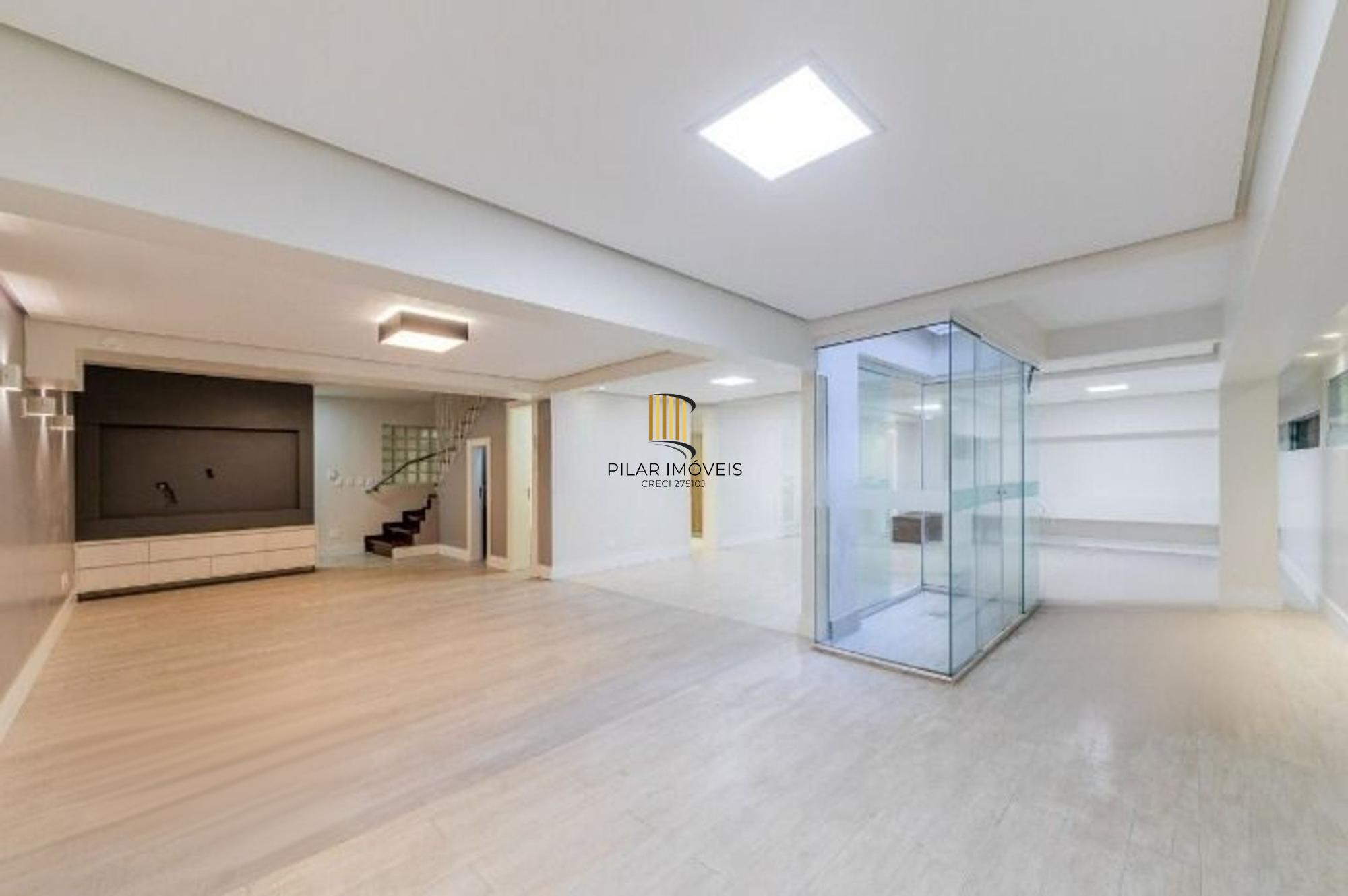 Casa em Condomínio com 5 quartos e 390m² à venda em Boa Vista, Porto Alegre.