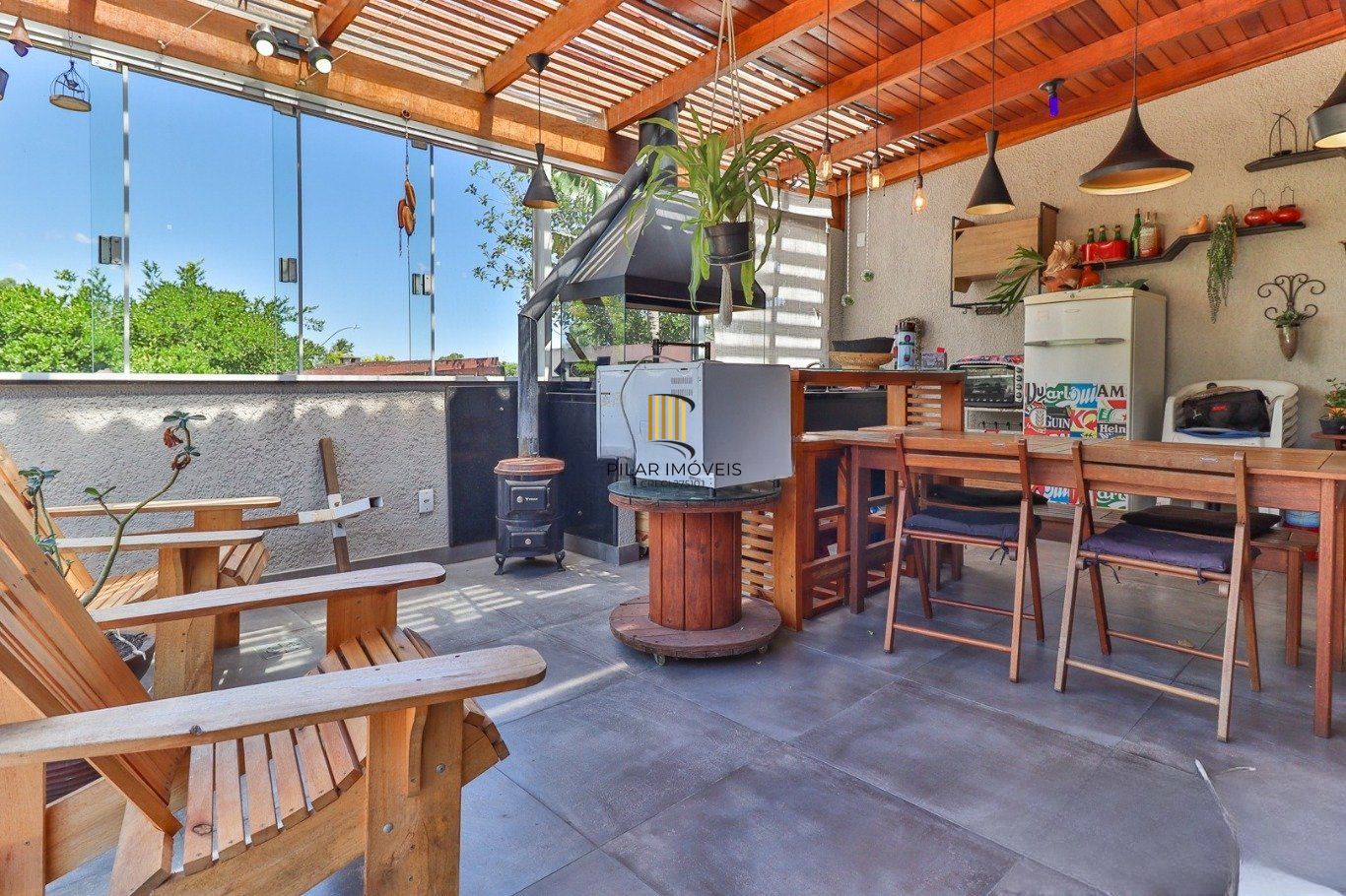 Casa em Condomínio com 3 Dormitórios e Energia Solar na Lomba do Pinheiro