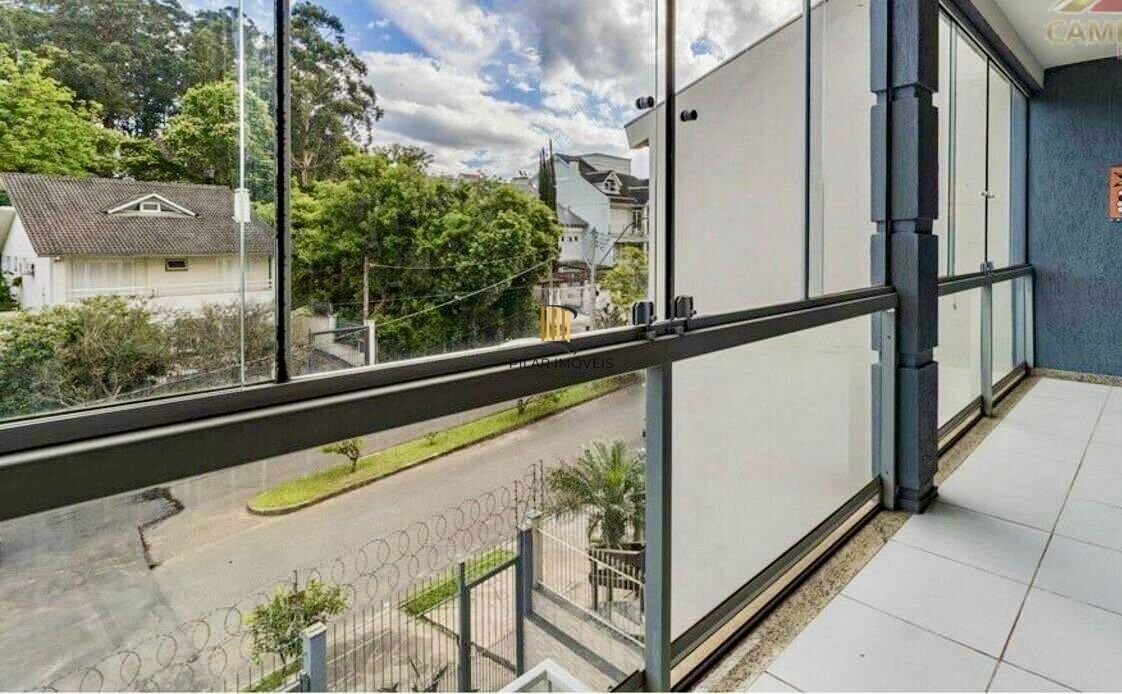 Casa com 3 quartos, 2 vagas e 266m² para vender - Jardim Planalto, Porto Alegre