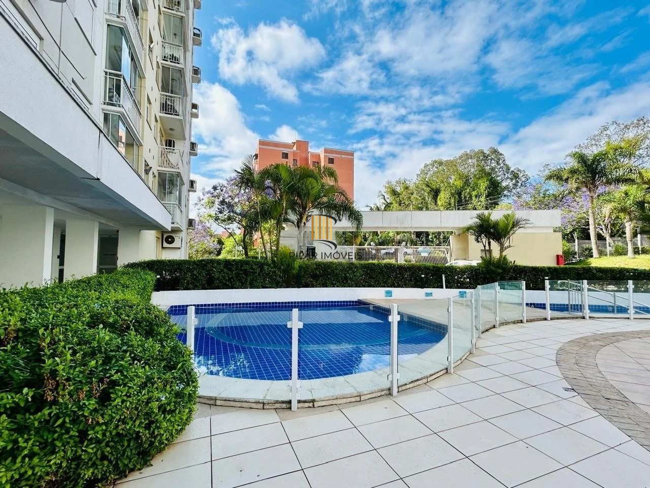 Apartamento 2 Dormitórios com Suíte, elevador e 2 Vagas no Alto Petrópolis