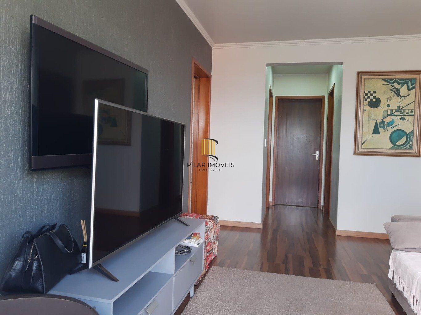 Apartamento Duplex de 2 dormitórios,  1 vaga de garagem em Cachoeirinha.