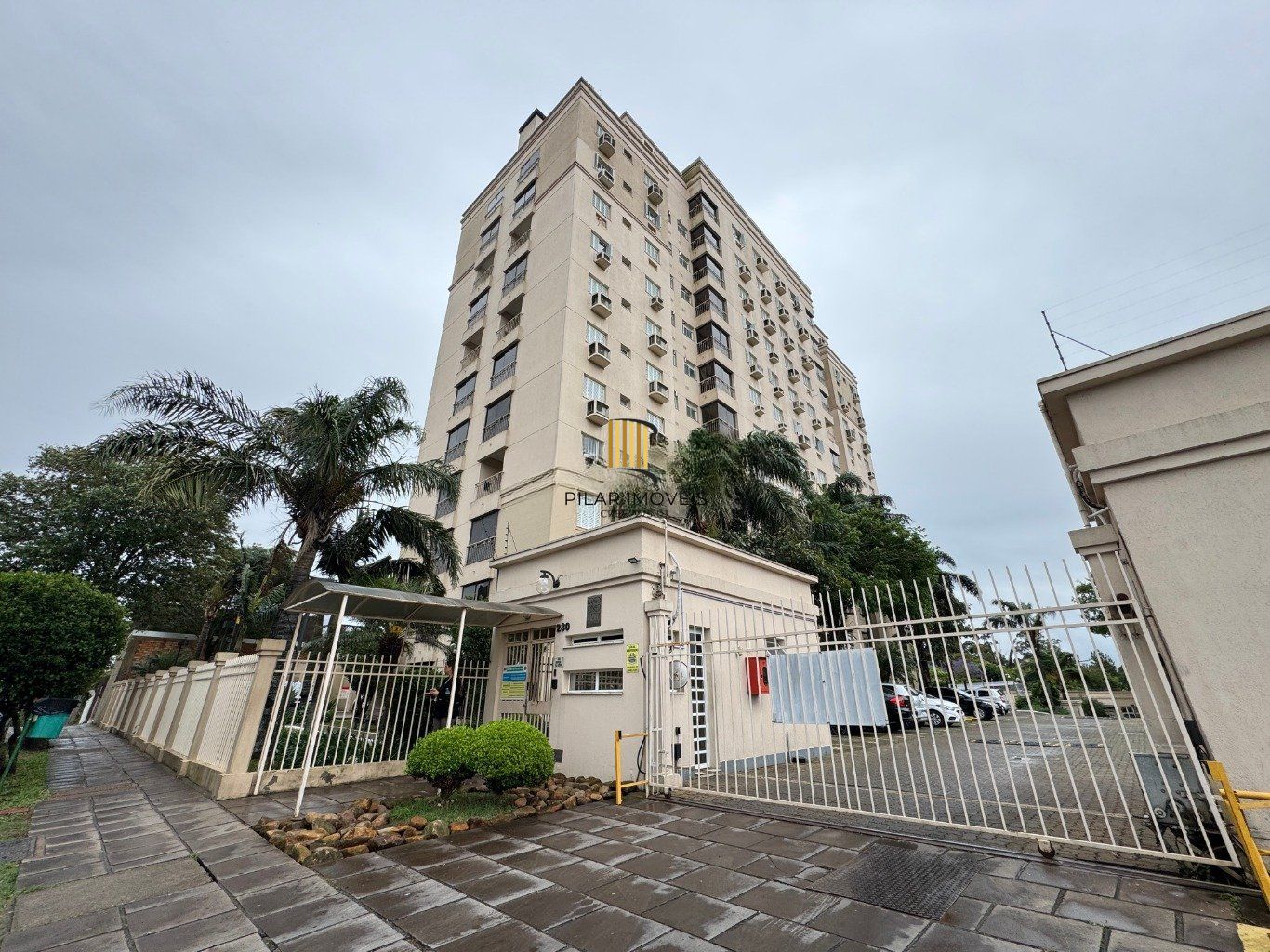 Apartamento com 2 quartos, 1 vaga e elevador no bairro Sarandi