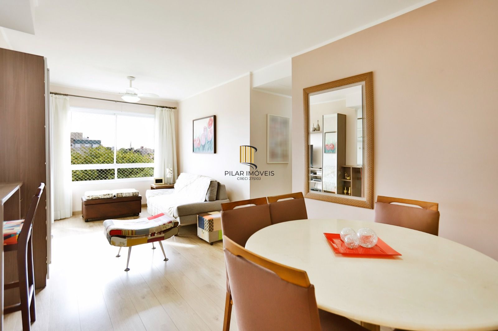 Apartamento de 2 dormitórios no bairro Jardim Lindóia