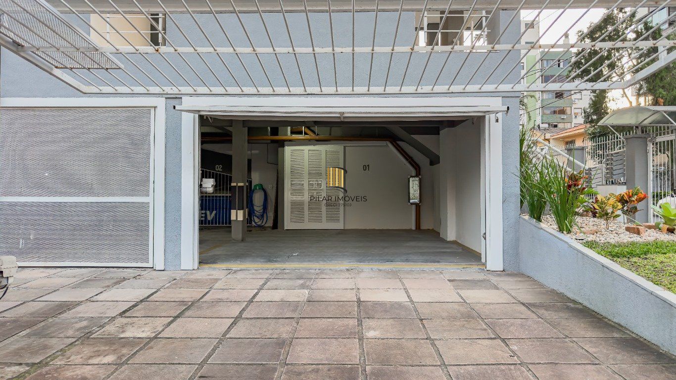 Apartamento com 3 quartos (1 suíte) e 2 vagas no Bairro Passo da Areia.