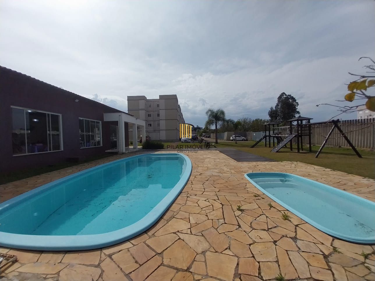 Apartamento térreo com 2 quartos à venda em Gravataí