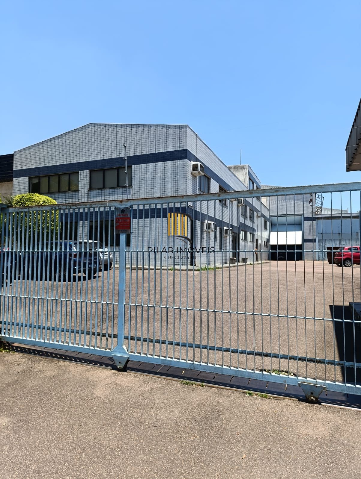 Pavilhão com 2500m de área construida no bairro Sarandi