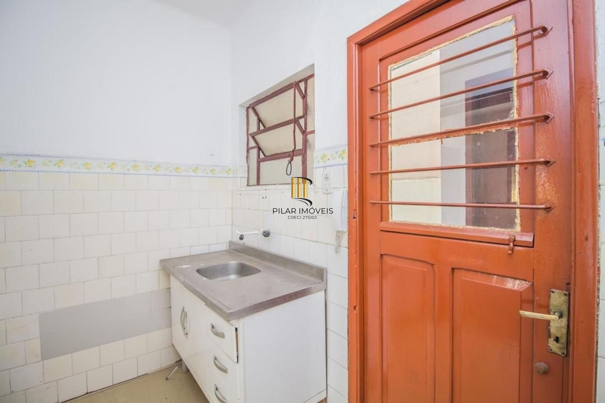 Apartamento térreo de 2 quartos, 2 banheiros no bairro Cidade baixa