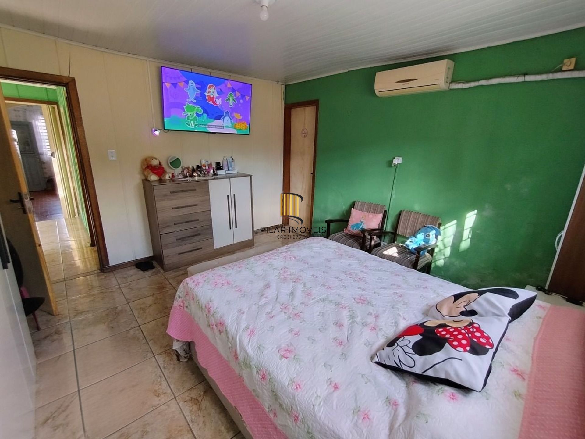 Casa de 3 dormitórios e 4 vagas de garagem em Canoas.