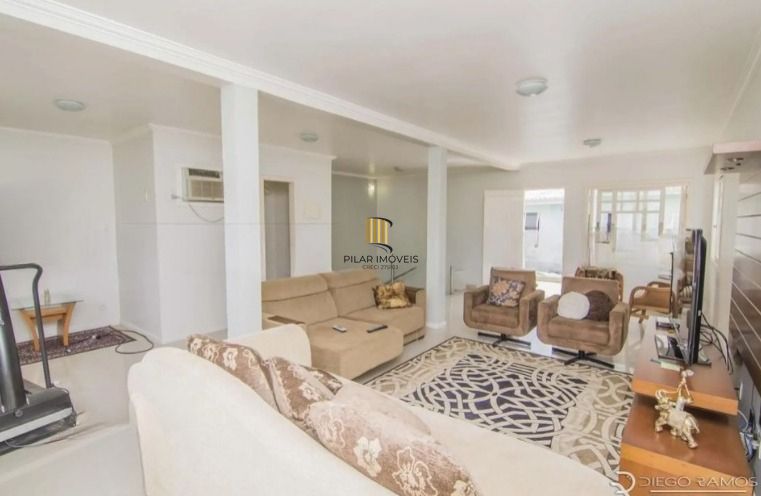 Casa com piscina e 4 suítes no Bairro Vila Ipiranga