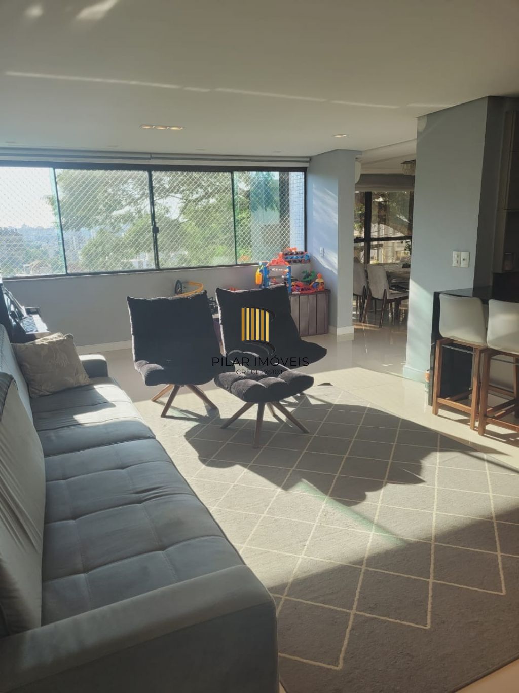 Apartamento com 4 dormitórios e 3 vagas de garagem no Bairro Petrópolis