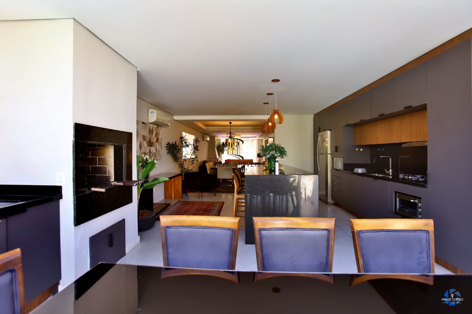 Casa com 4 dormitórios no Bairro Chácara das Pedras