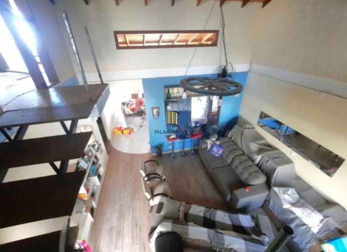 Casa de 4 quartos,suíte,churrasqueira no bairro Nonoai