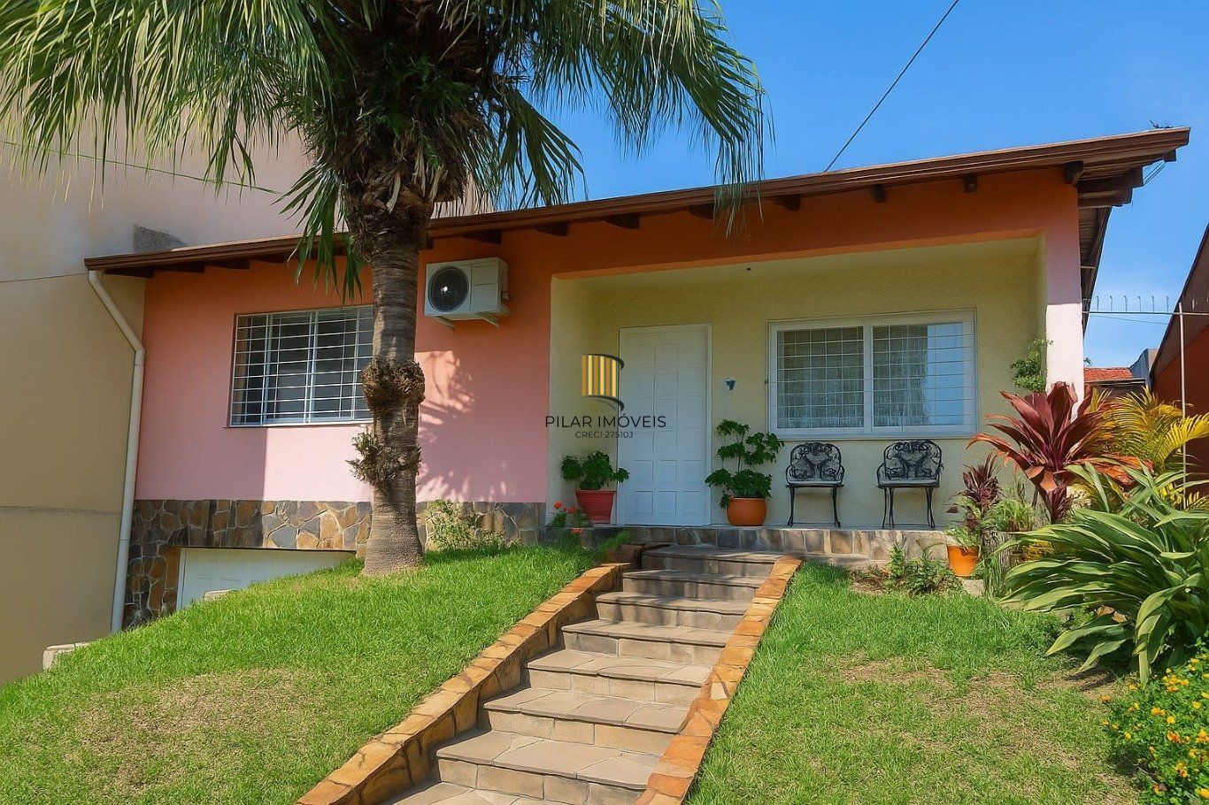 Casa de 3 Quartos e 2 Vagas de garagem em Cachoeirinha. - Pilar Imóveis