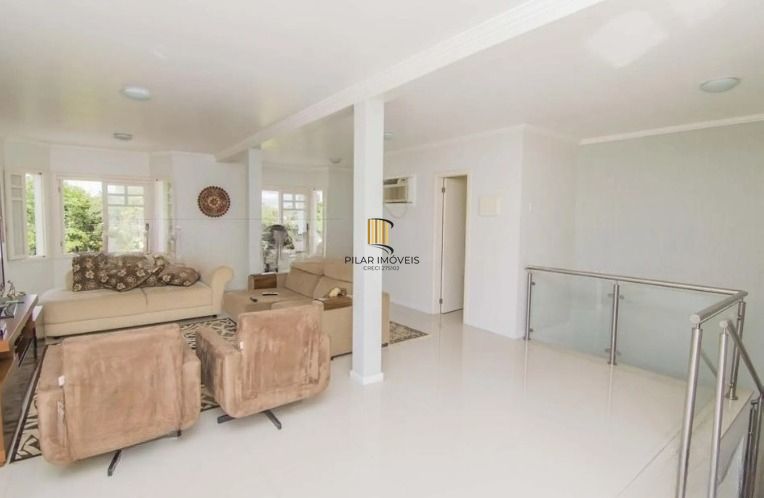 Casa com piscina e 4 suítes no Bairro Vila Ipiranga
