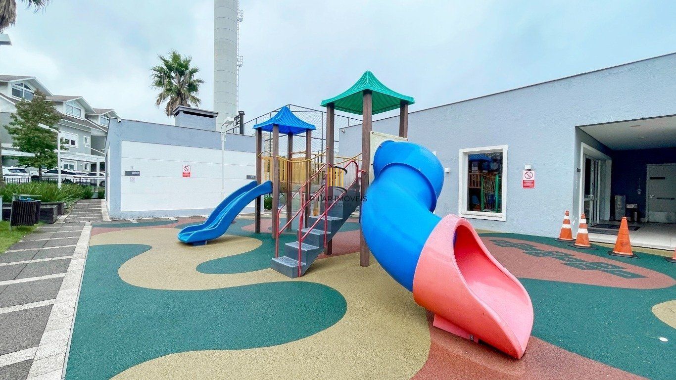 Casa em Condomínio com 3 quartos, 3 suítes, 2 vagas e 195m² no Jardim Carvalho.