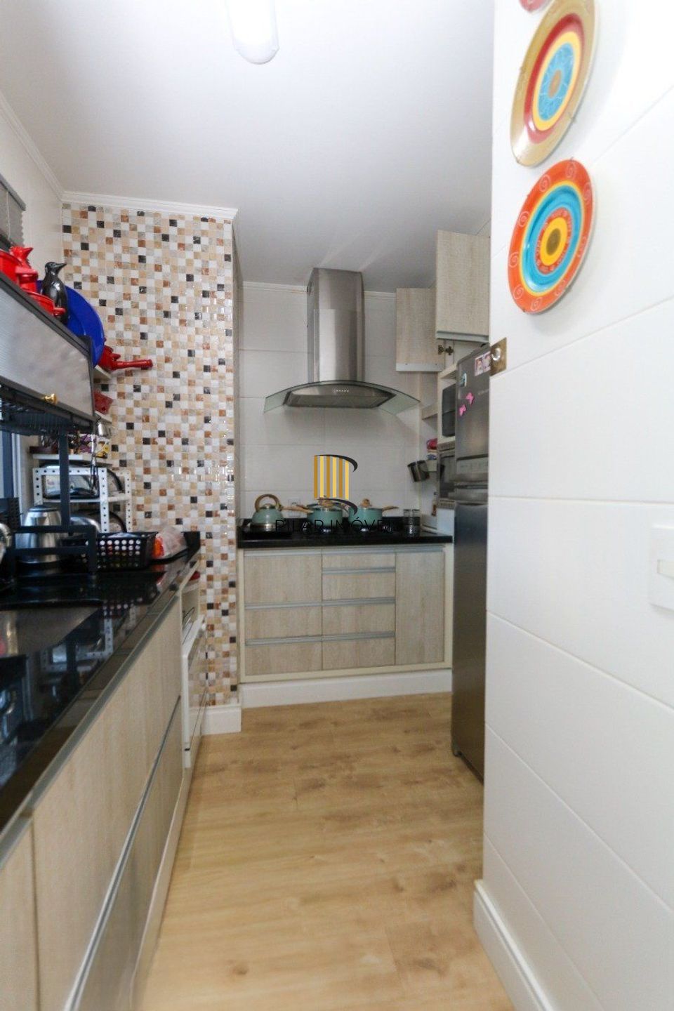 Casa em condomínio com 2 quartos e 2 vagas no bairro Marechal Rondon em Canoas.