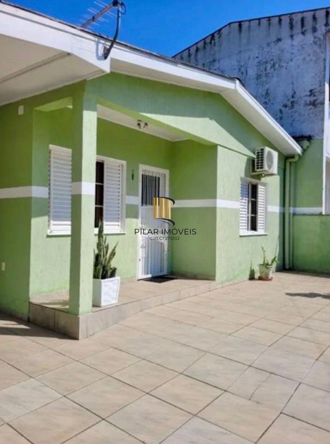 Casa com 3 dormitórios e edícula 1 d no Bairro Jardim Floresta