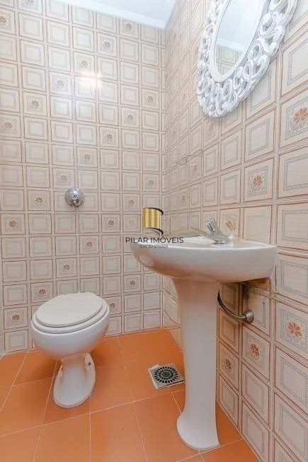 Apartamento com 3 quartos, 1 vaga e elevador no Petrópolis, Porto Alegre.