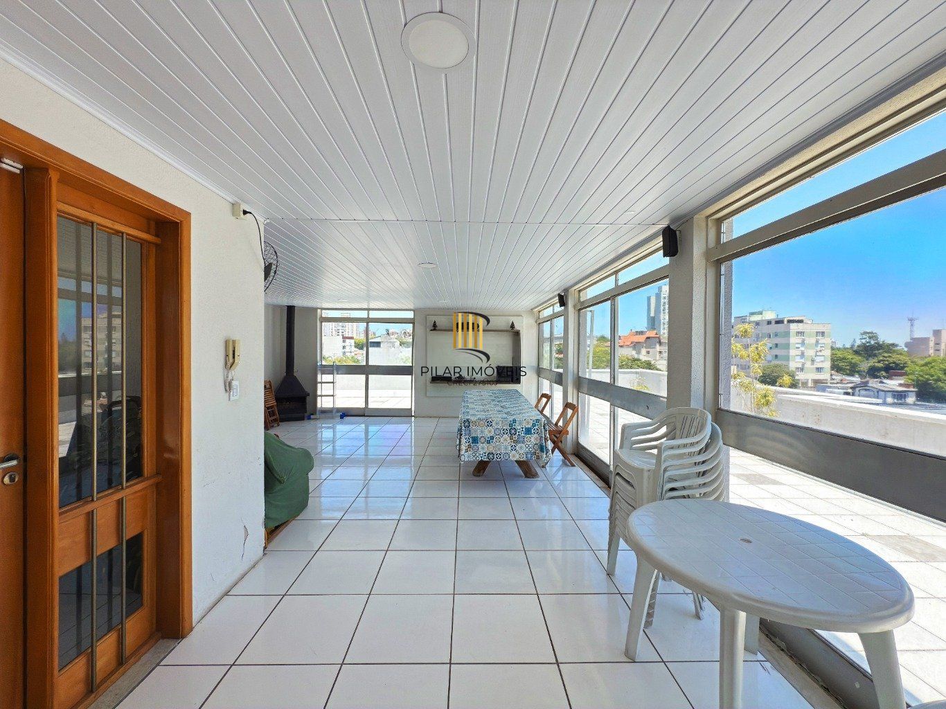 Apartamento com 2 quartos e 1 vaga a venda no bairro Passo da Areia