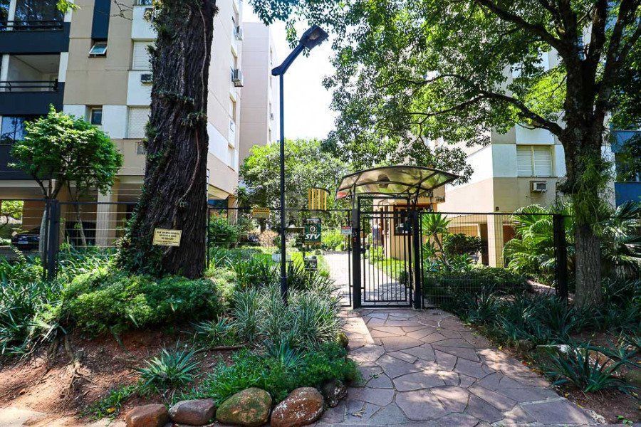 Apartamento com 2 quartos, 2 banheiros 1 vaga e elevador 73m²  na Boa Vista.