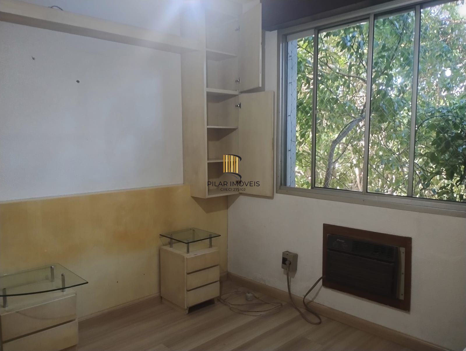 Apartamento de 1 quarto, elevador, 1 vaga coberta no bairro Partenon